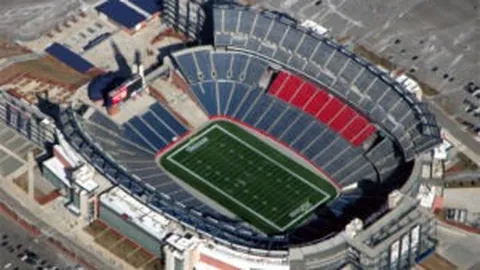 “叶诗文夺冠100米蛙泳，张雨霏100米蝶泳获第五，全国春季游泳赛完美收官”